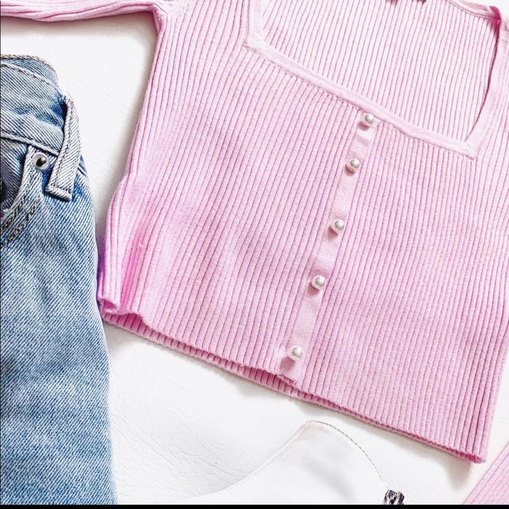These 3 boutique ribbed long sleeve crop top